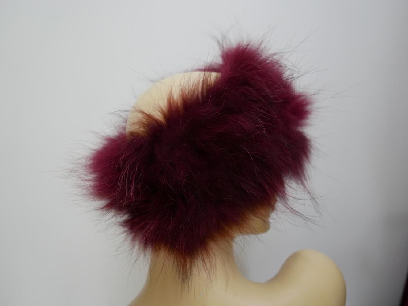 Bordowa opaska  z lisa.