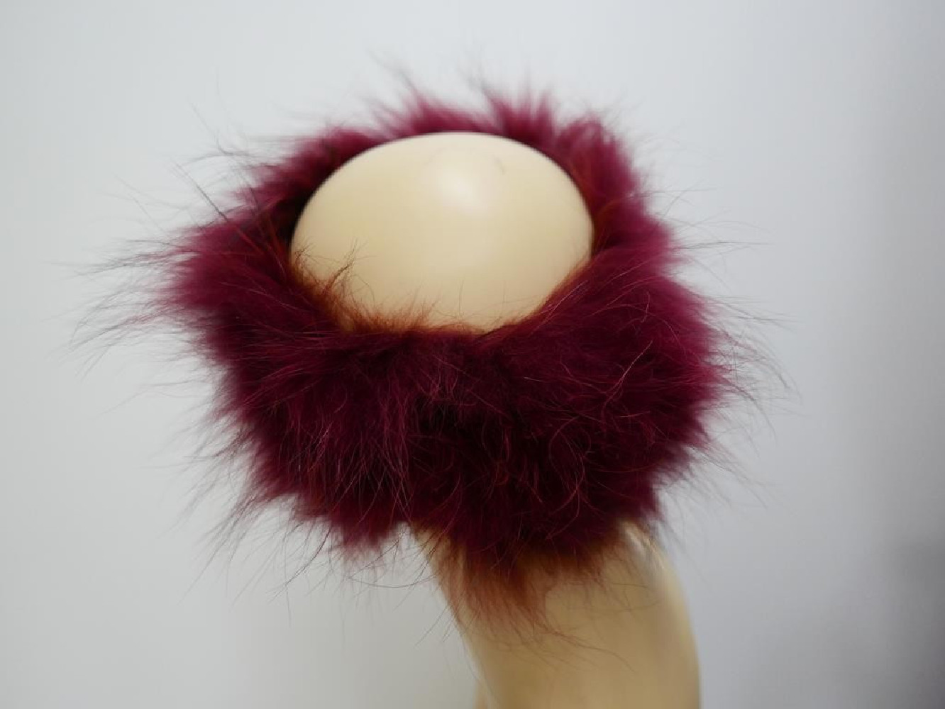 Bordowa opaska  z lisa.