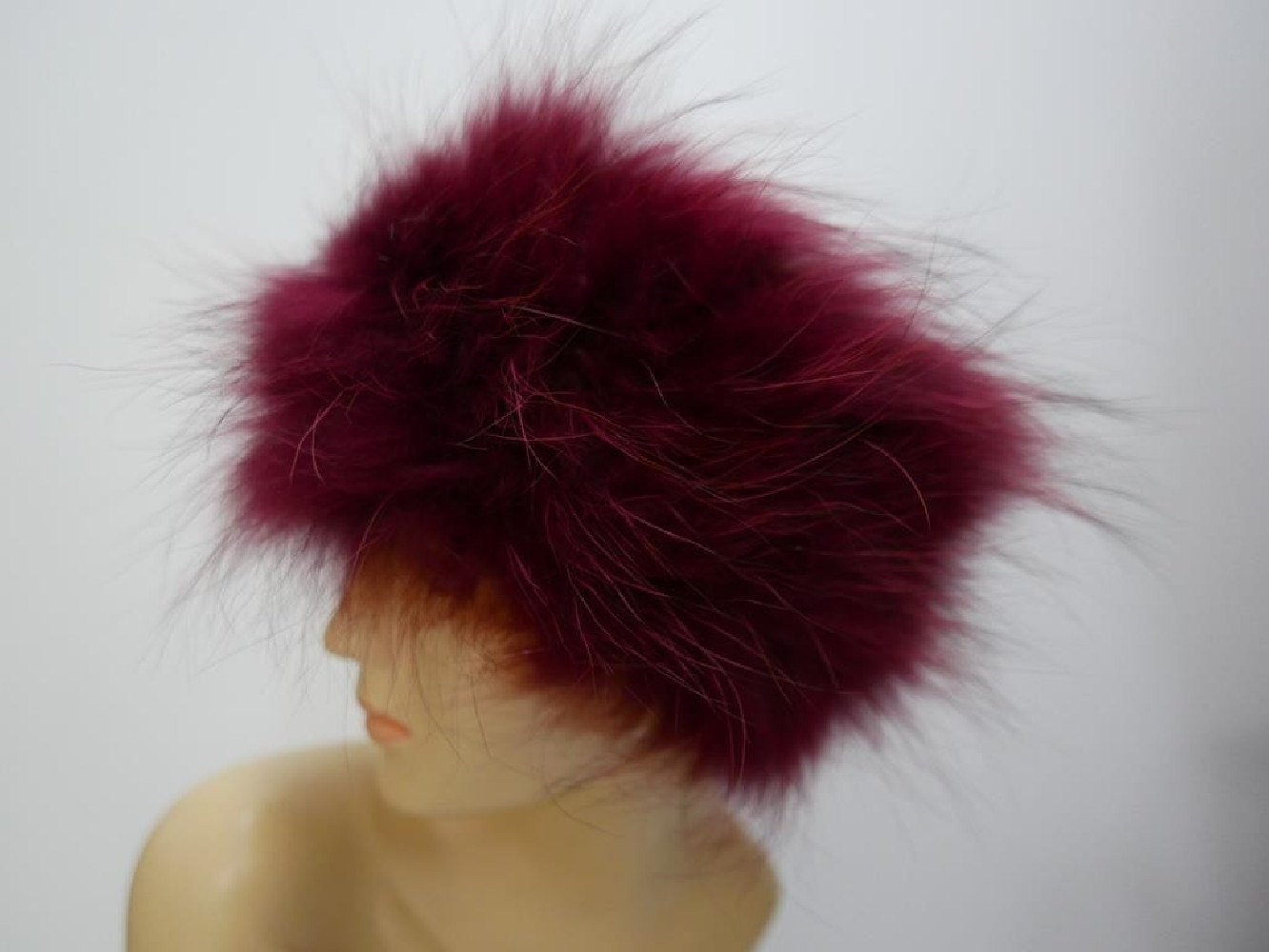 Bordowa opaska  z lisa.