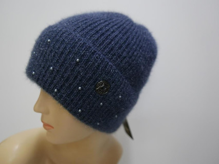 Niebieska czapka z błyszczącą nicią