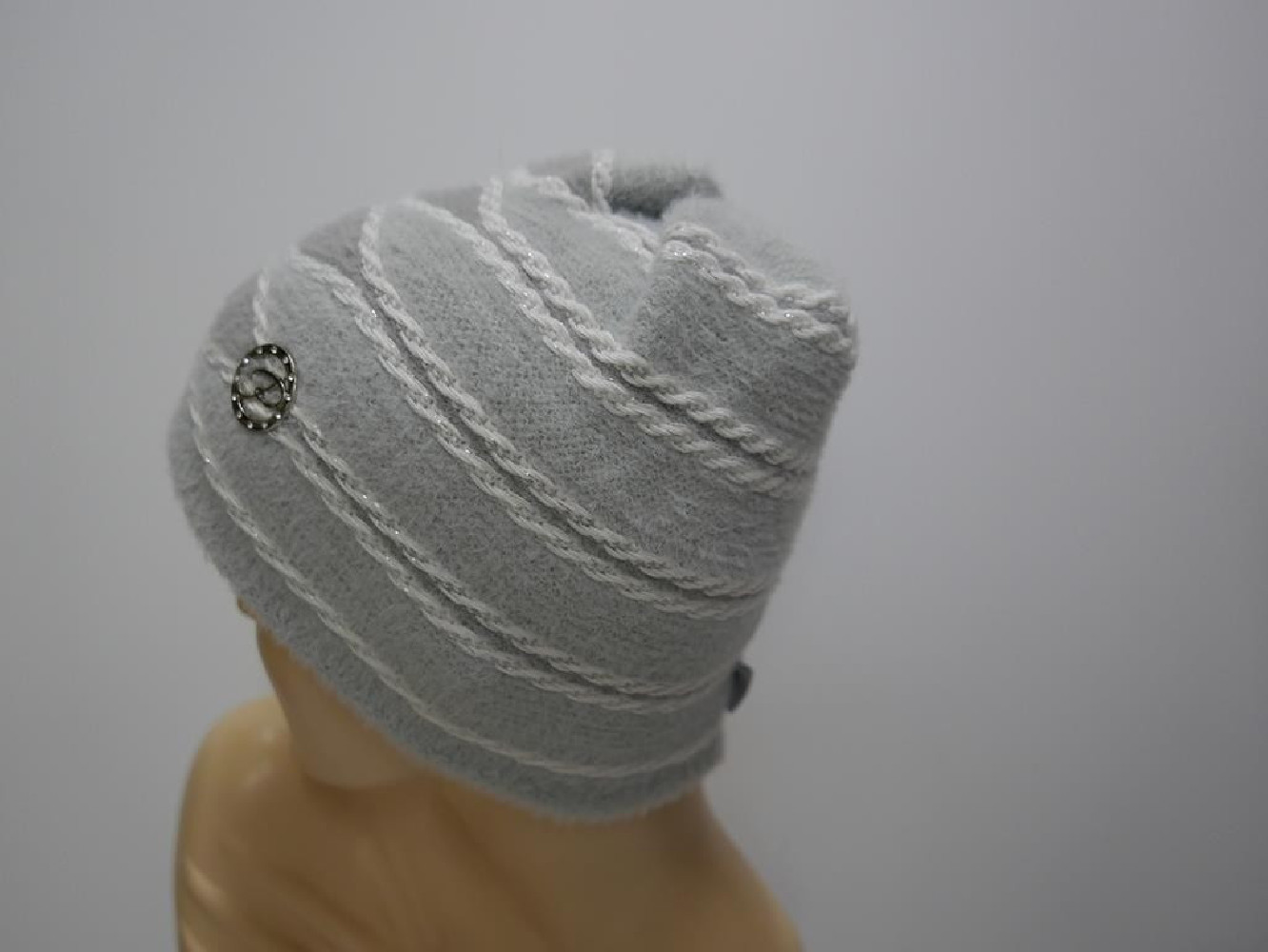 Szara czapka