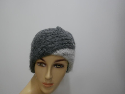 Szara czapka