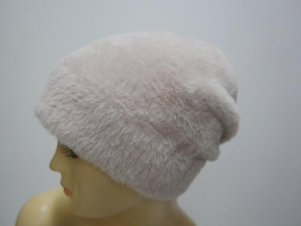 Różowa czapka z włosem "alpaka"