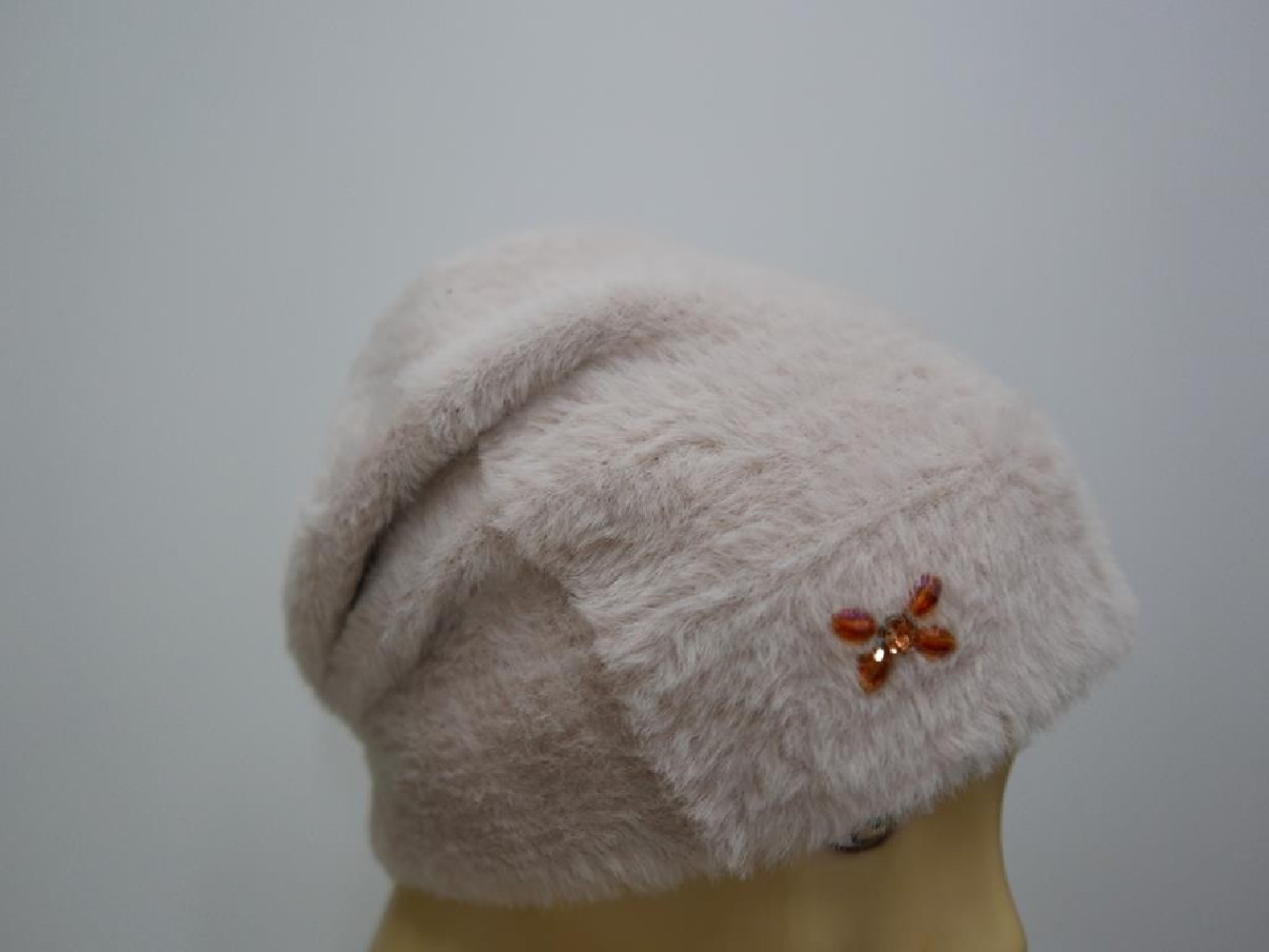 Różowa czapka z włosem "alpaka"