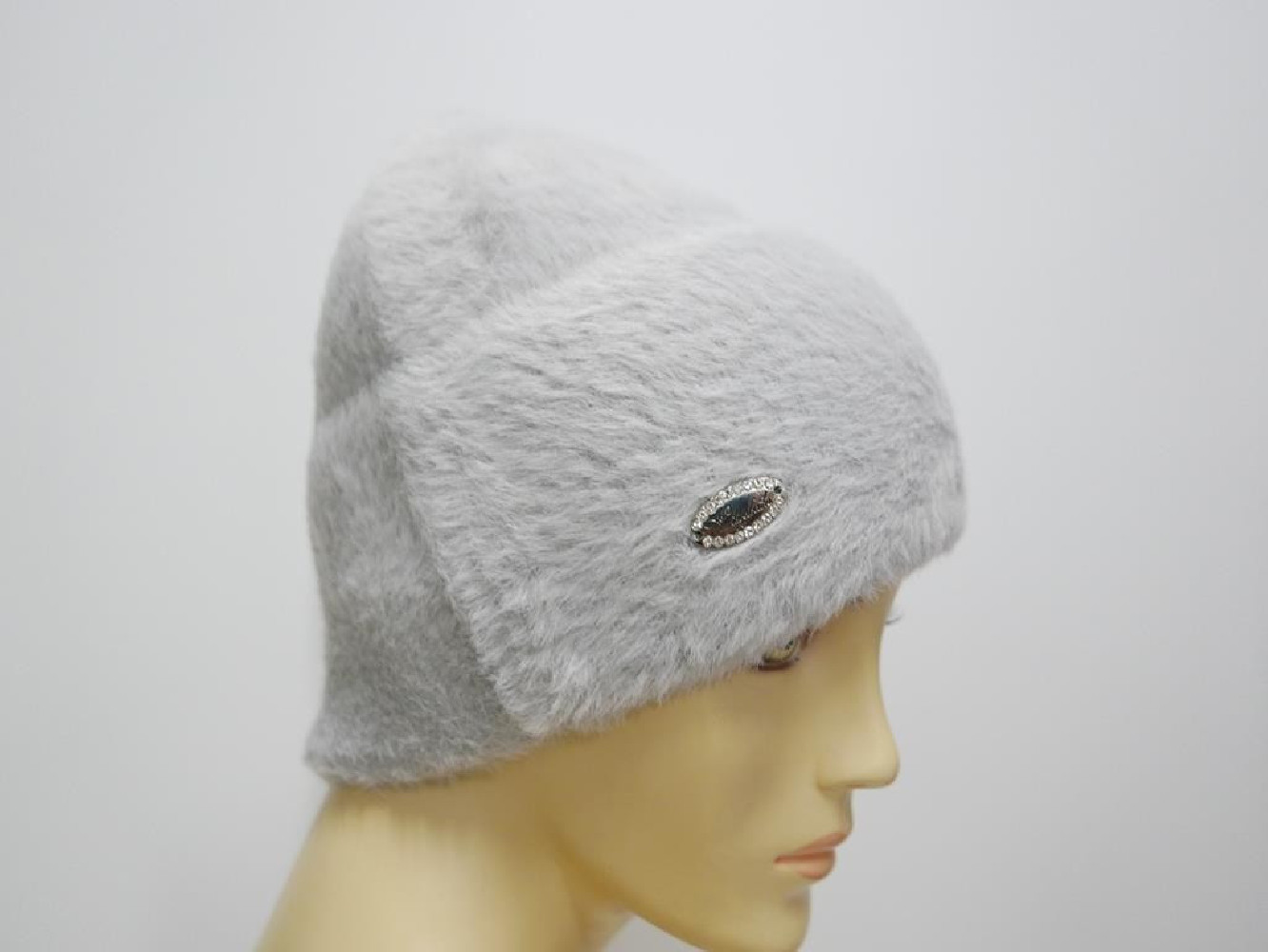 Szara czapka z włosem "alpaka"