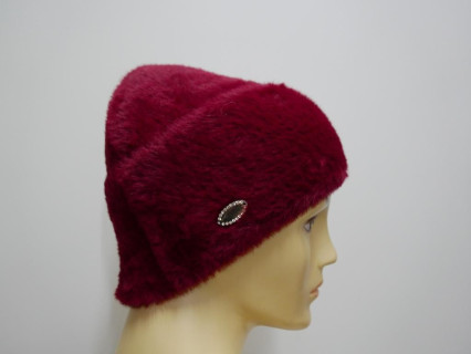 Bordowa czapka z włosem "alpaka"