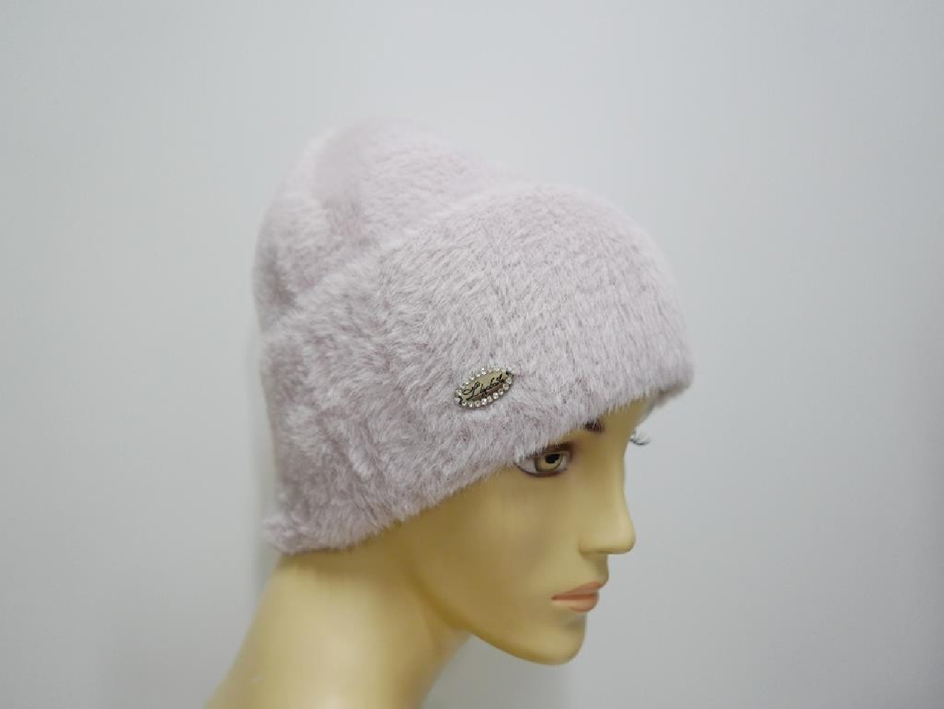 Różowa czapka z włosem "alpaka"