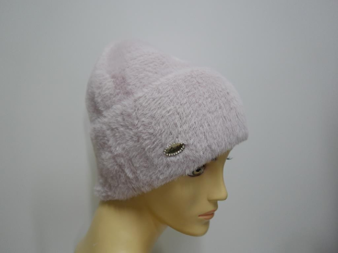 Różowa czapka z włosem "alpaka"