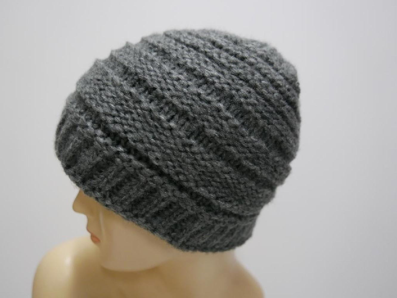 Stalowa czapka wełniana