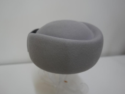 Tears- szary toczek filcowy 53-56 cm