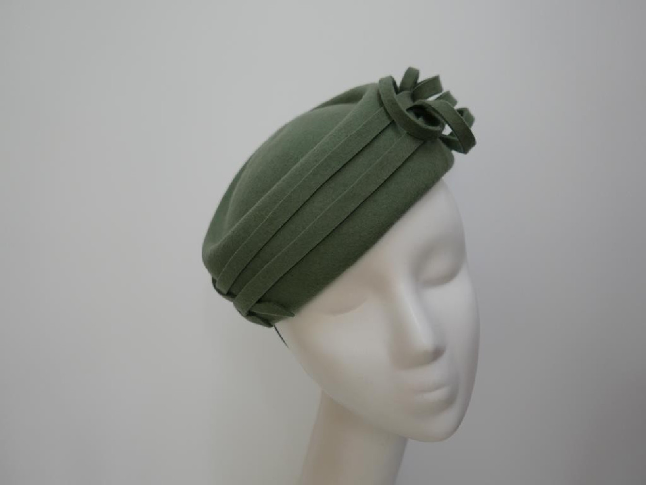 Tomira groszkowa zieleń toczek filcowy z rozmiar uniwersalny