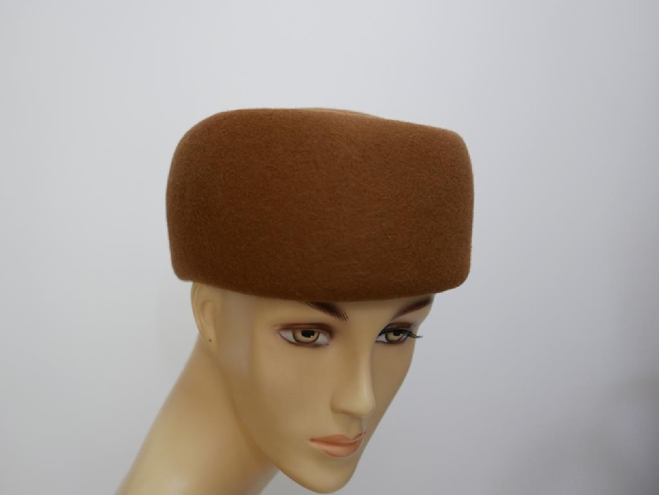 Olga karmelowy filcowy toczek 53 -56 cm