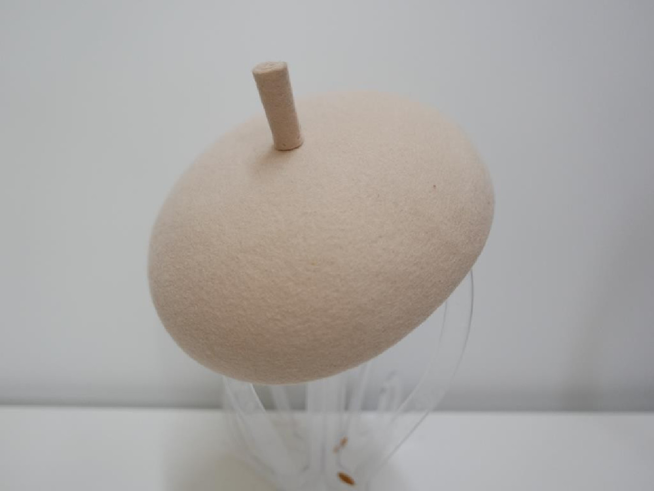 Orion beżowy  mini beret filcowy