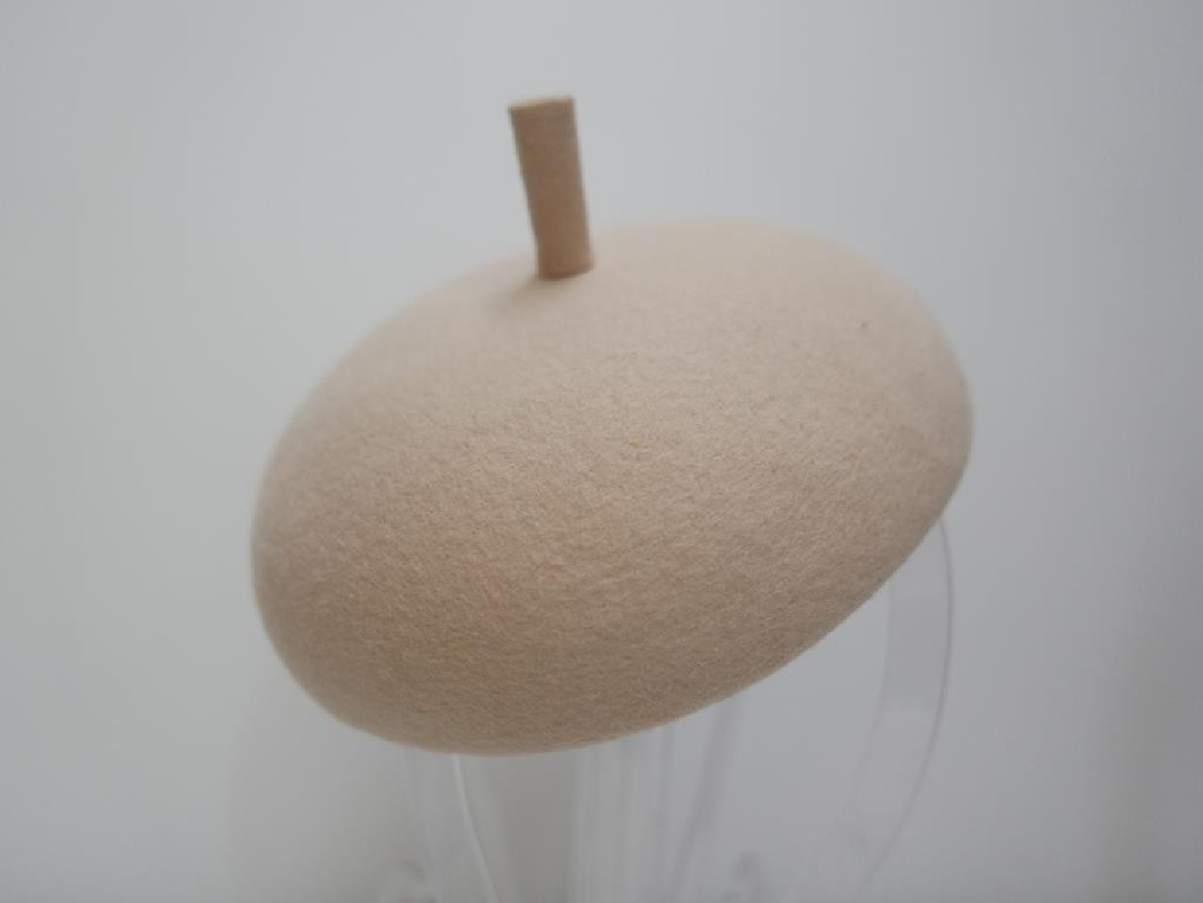 Orion beżowy  mini beret filcowy