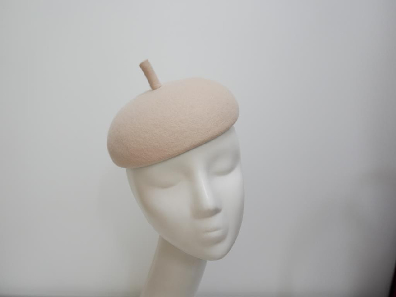 Orion beżowy  mini beret filcowy