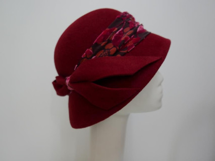 Sława Czerwony  kapelusz klosz lata 20-ste 55-57 cm