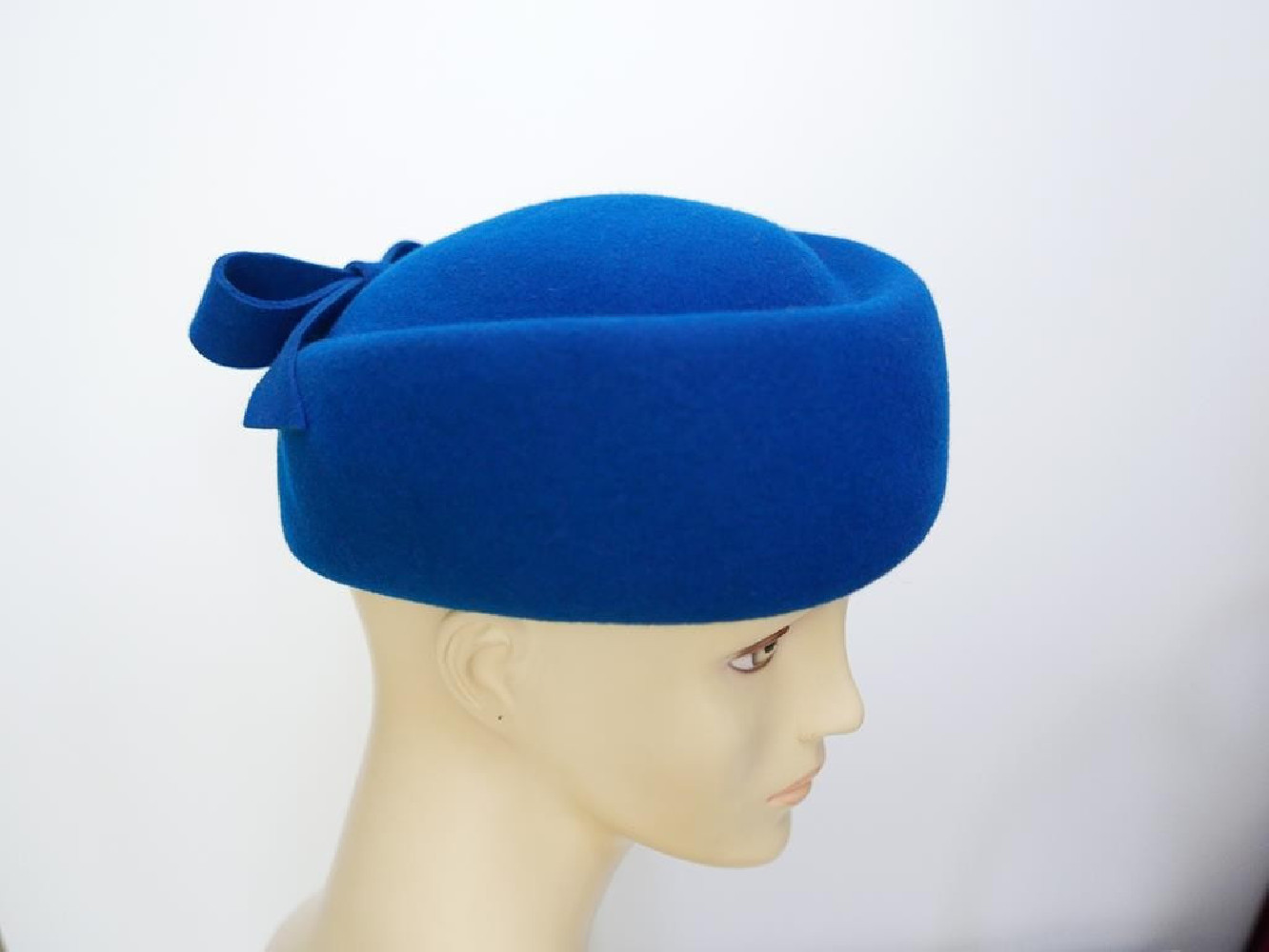 Tears- turkusowy toczek filcowy 53-56 cm