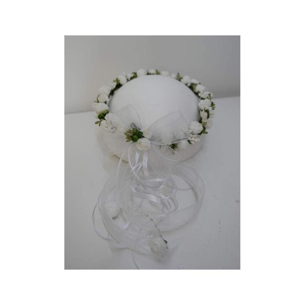 Biało zielony wianek z kokardą