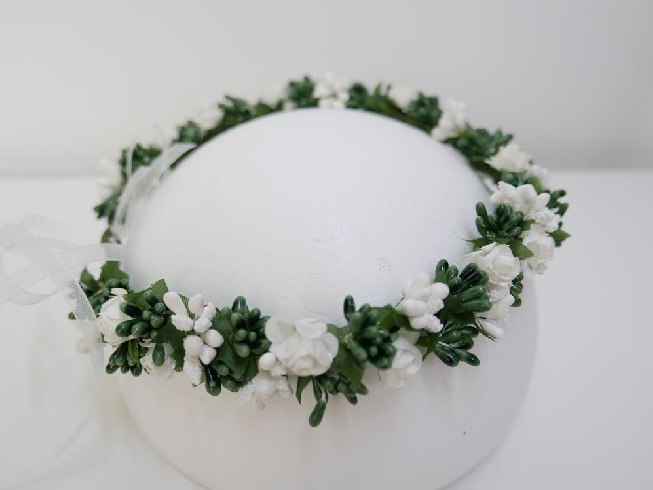 Biało zielony wianek do modelowania- plastyczny