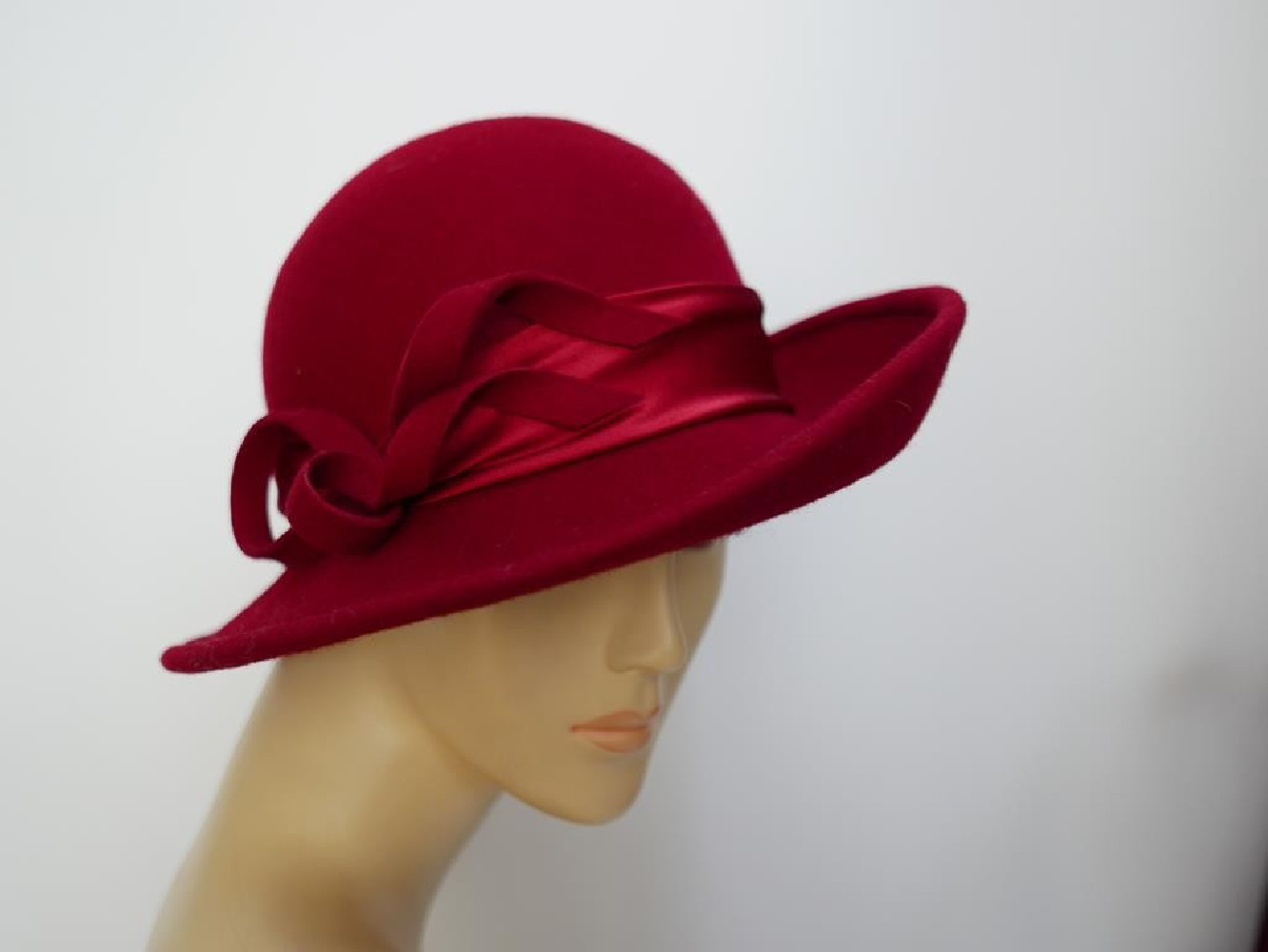 Aniela- czerwony kapelusz filcowy 54-57 cm