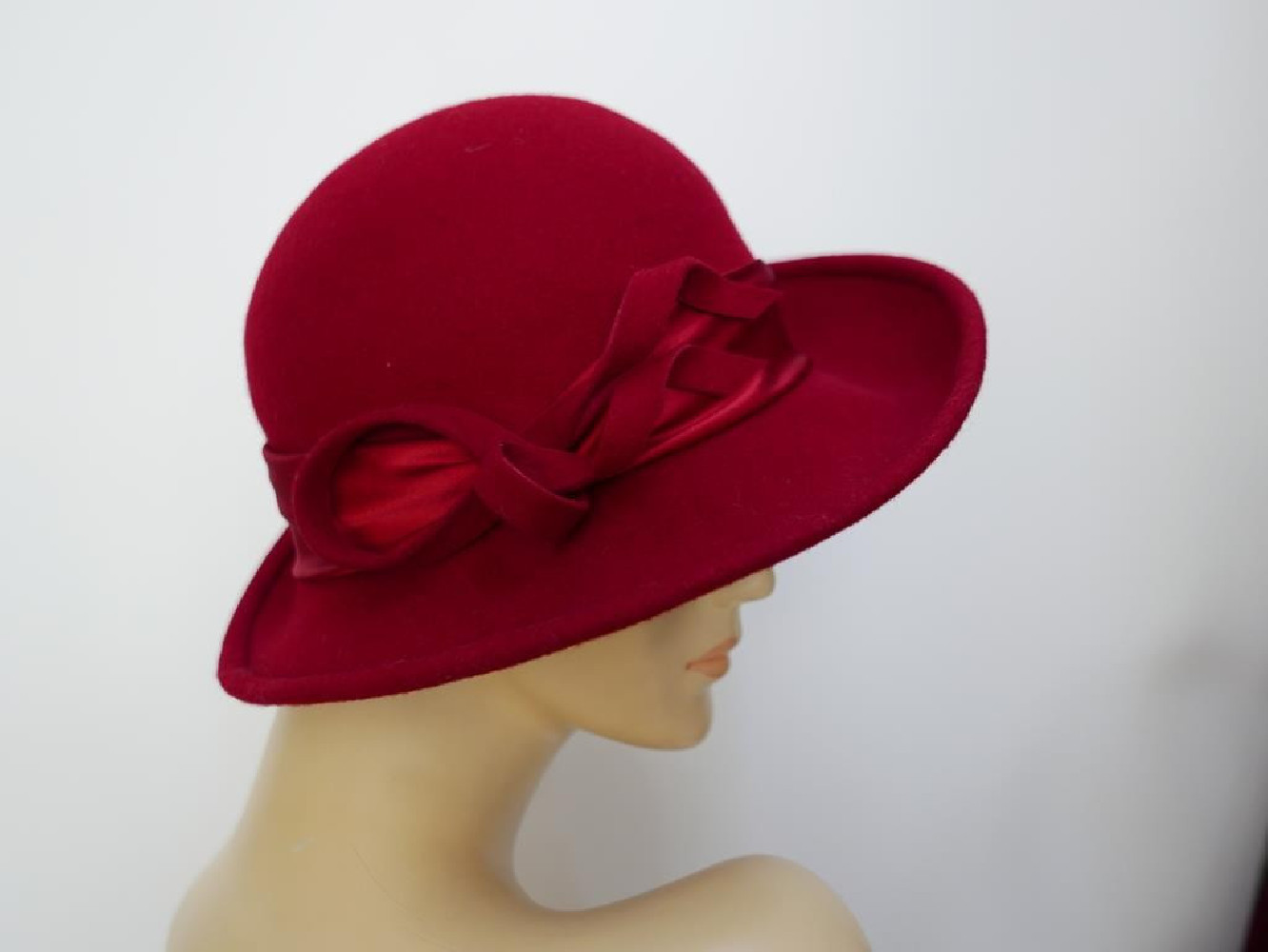 Aniela- czerwony kapelusz filcowy 54-57 cm