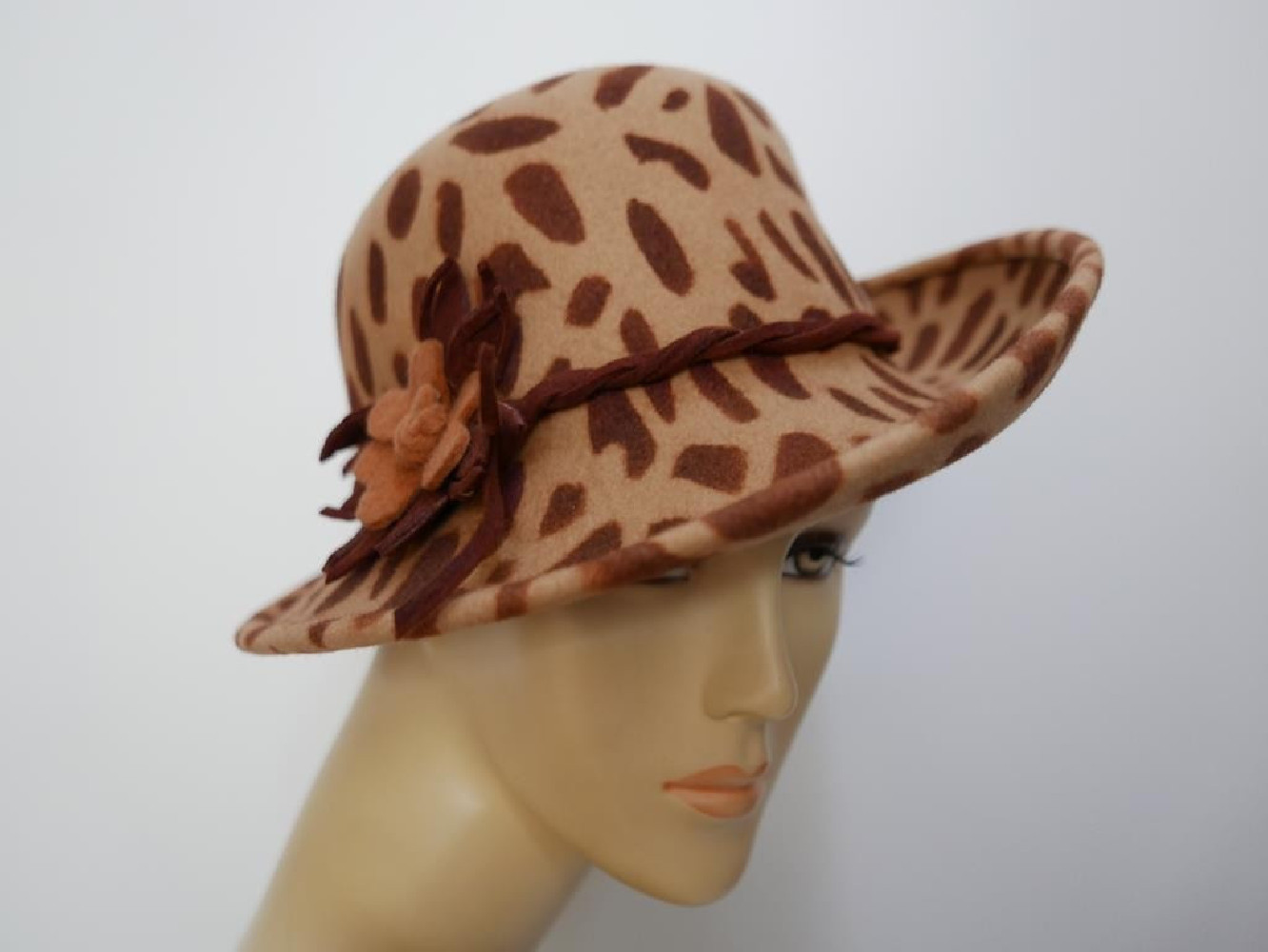 Rita cętki kapelusz filcowy 55-57 cm