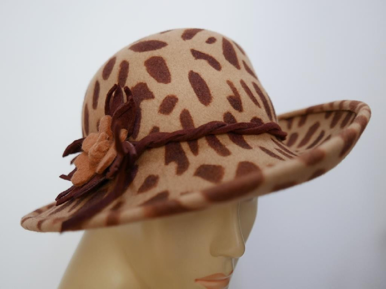 Rita cętki kapelusz filcowy 55-57 cm