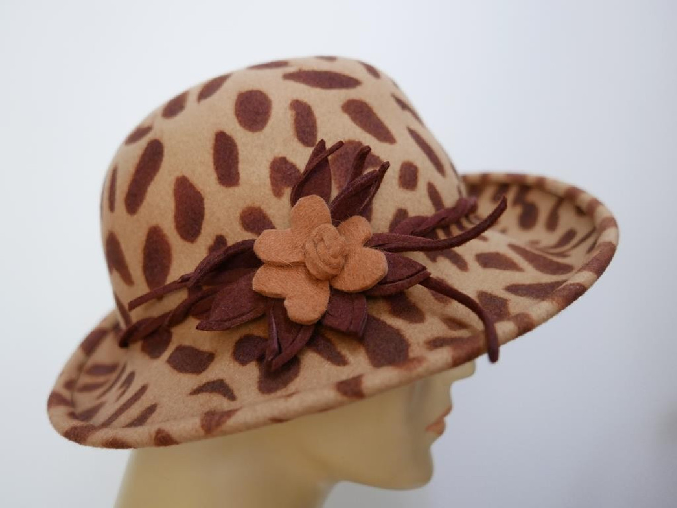 Rita cętki kapelusz filcowy 55-57 cm