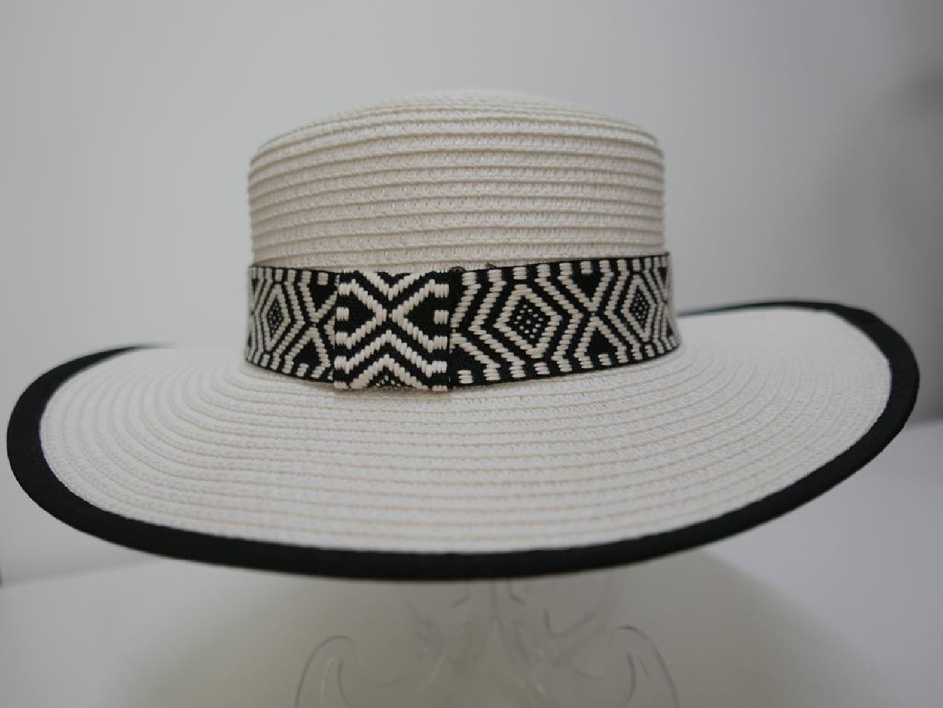 Biały kanotier kapelusz słomka naturalna do 57 cm