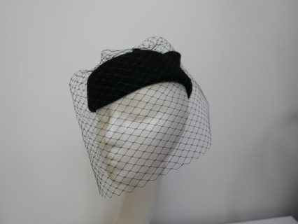 Tatiana czarny toczek fur felt z woalką