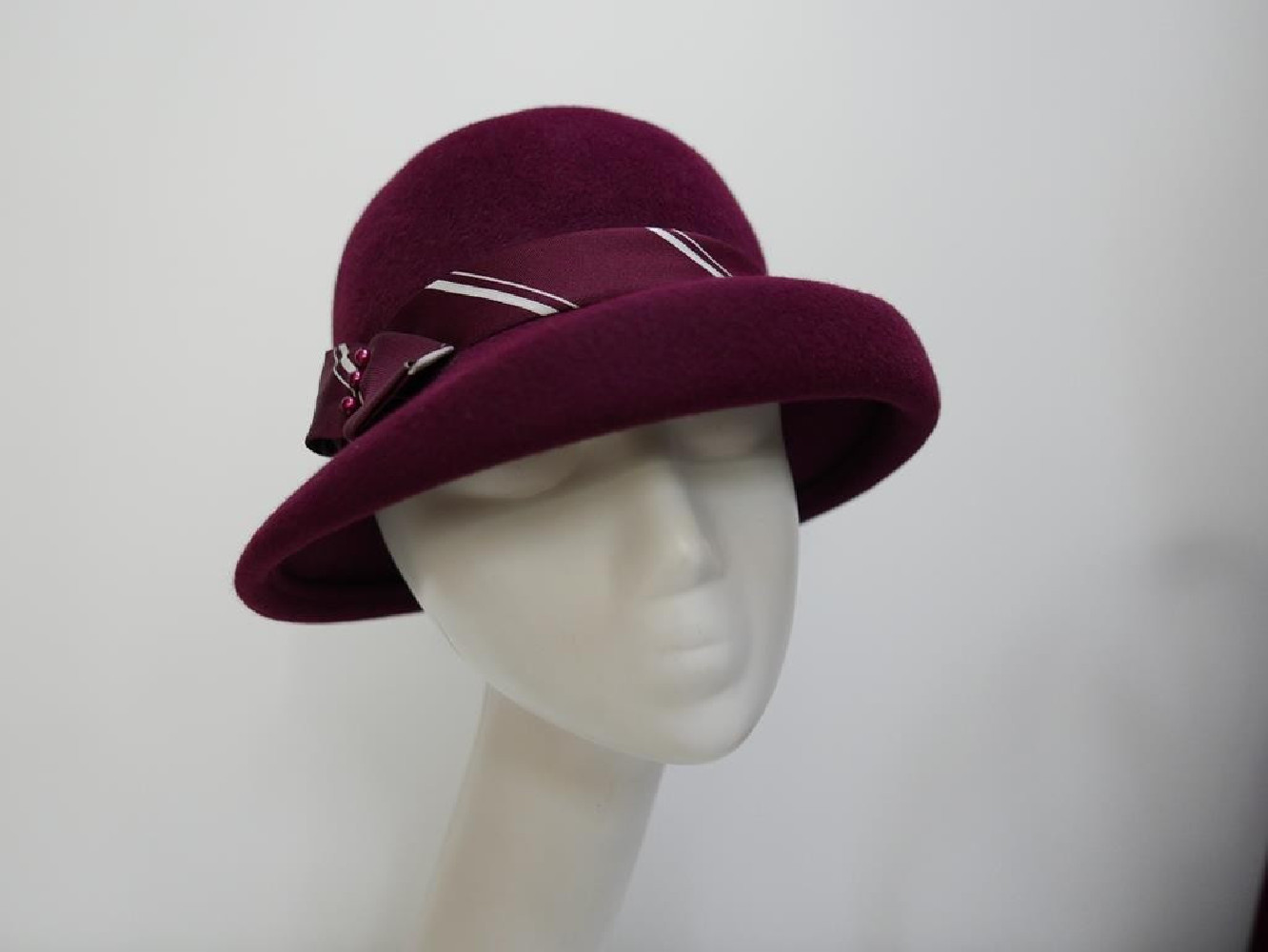 Marika wiśniowy kapelusz welurowy 53-55 cm