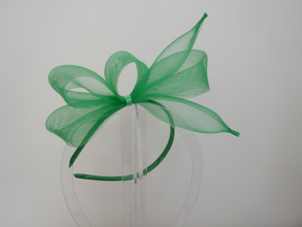 Zielony fascynator z crin na przepasce
