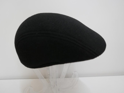 Czarny kaszkiet męski tkanina 57 cm