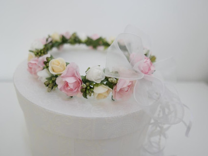 Kwiaty wiśni wianek z kokardą