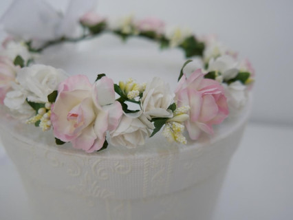 Kwiaty wiśni wianek z kokardą