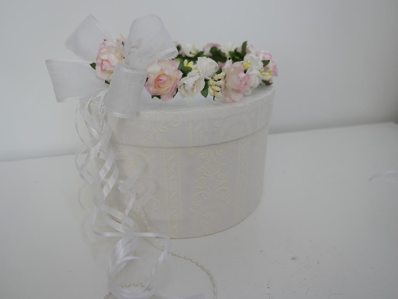 Kwiaty wiśni wianek z kokardą