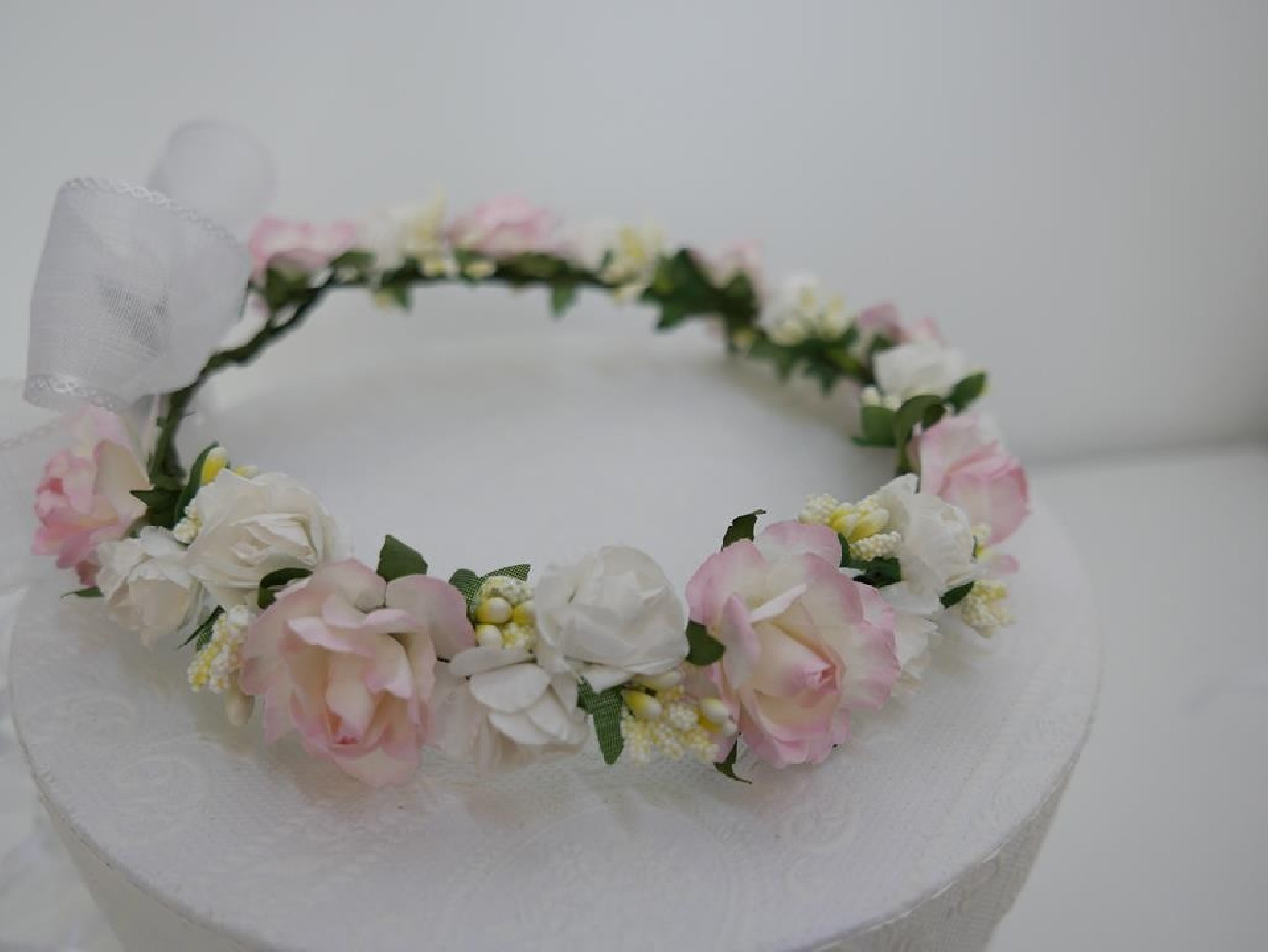 Kwiaty wiśni wianek z kokardą