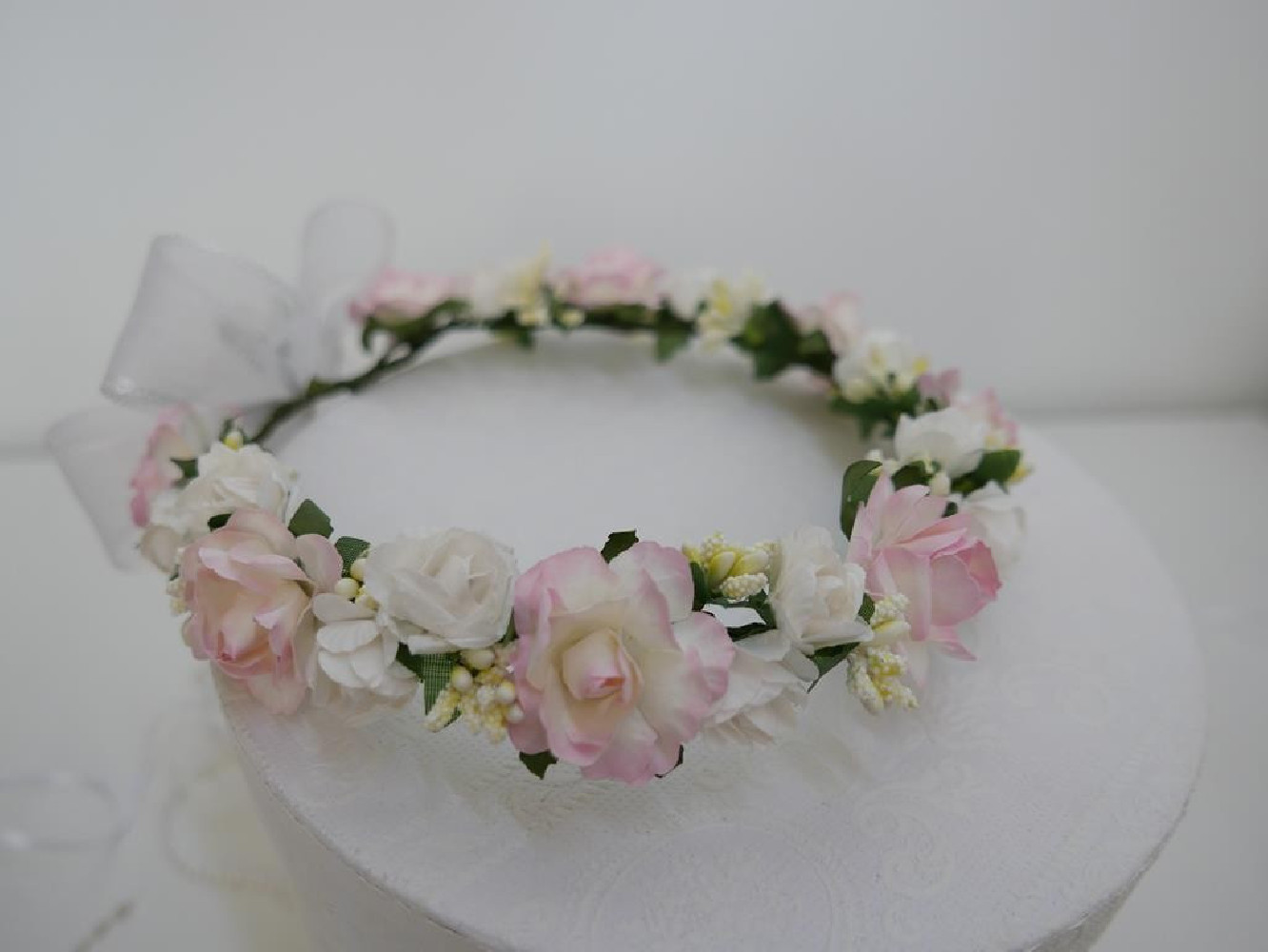 Kwiaty wiśni wianek z kokardą