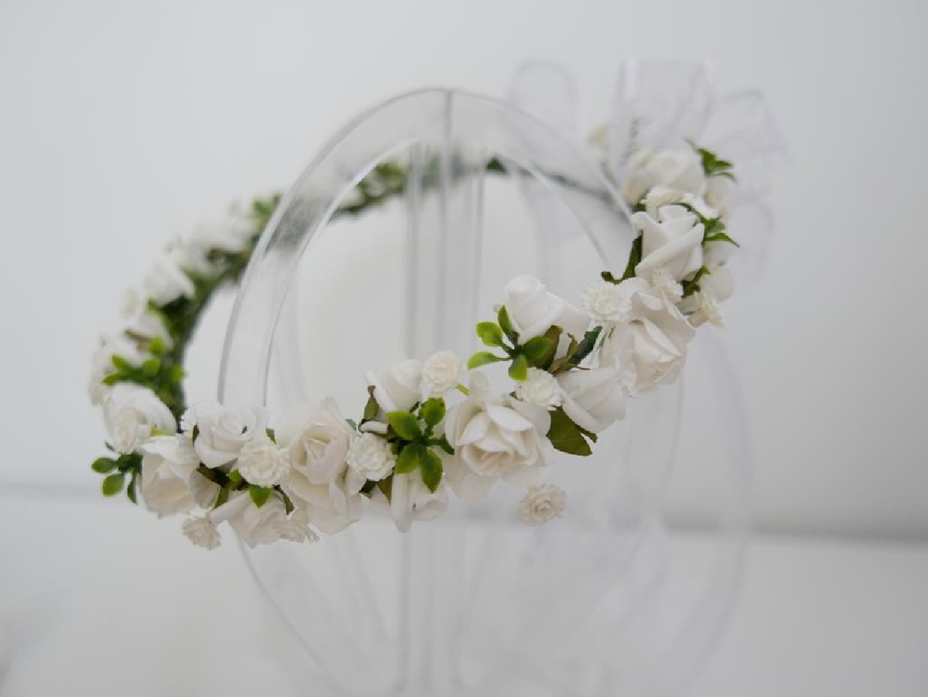 Biało zielony wianek z kokardą