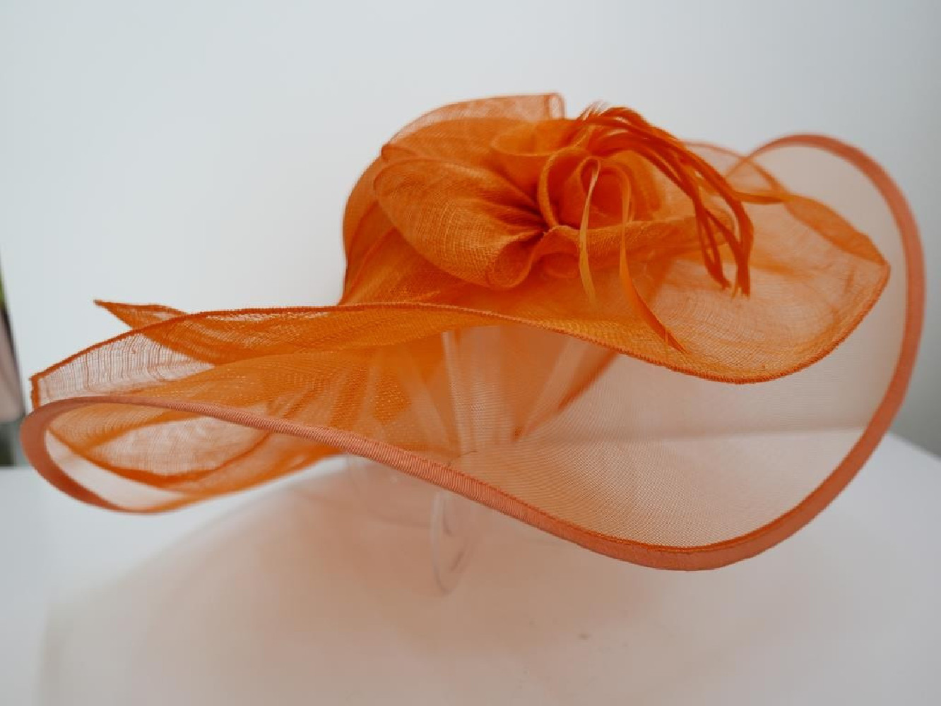 Pomarańczowy kapelusz sinamay z dużym rondem do 56 cm