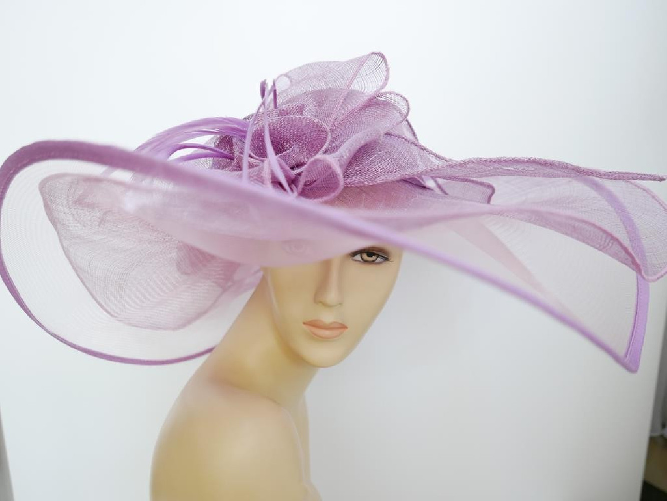 Wrzosowy kapelusz sinamay z dużym rondem do 56 cm