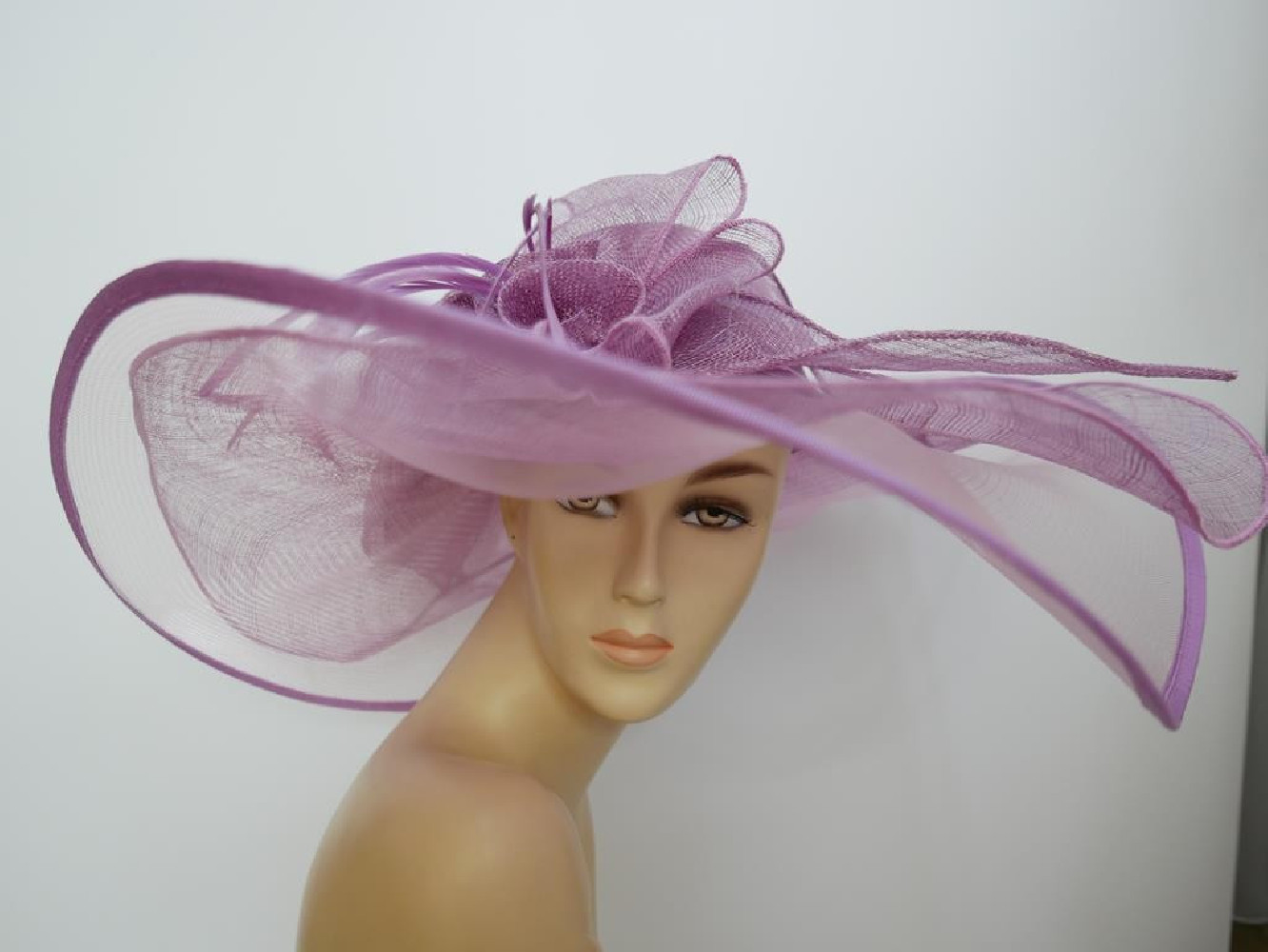 Wrzosowy kapelusz sinamay z dużym rondem do 56 cm