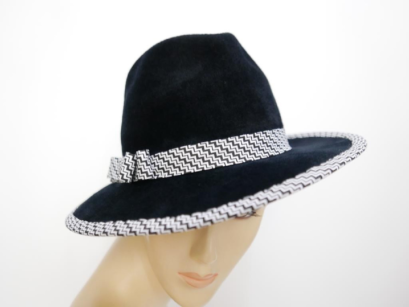 Biało czarna fedora kapelusz filcowy  fedora 56-58 cm