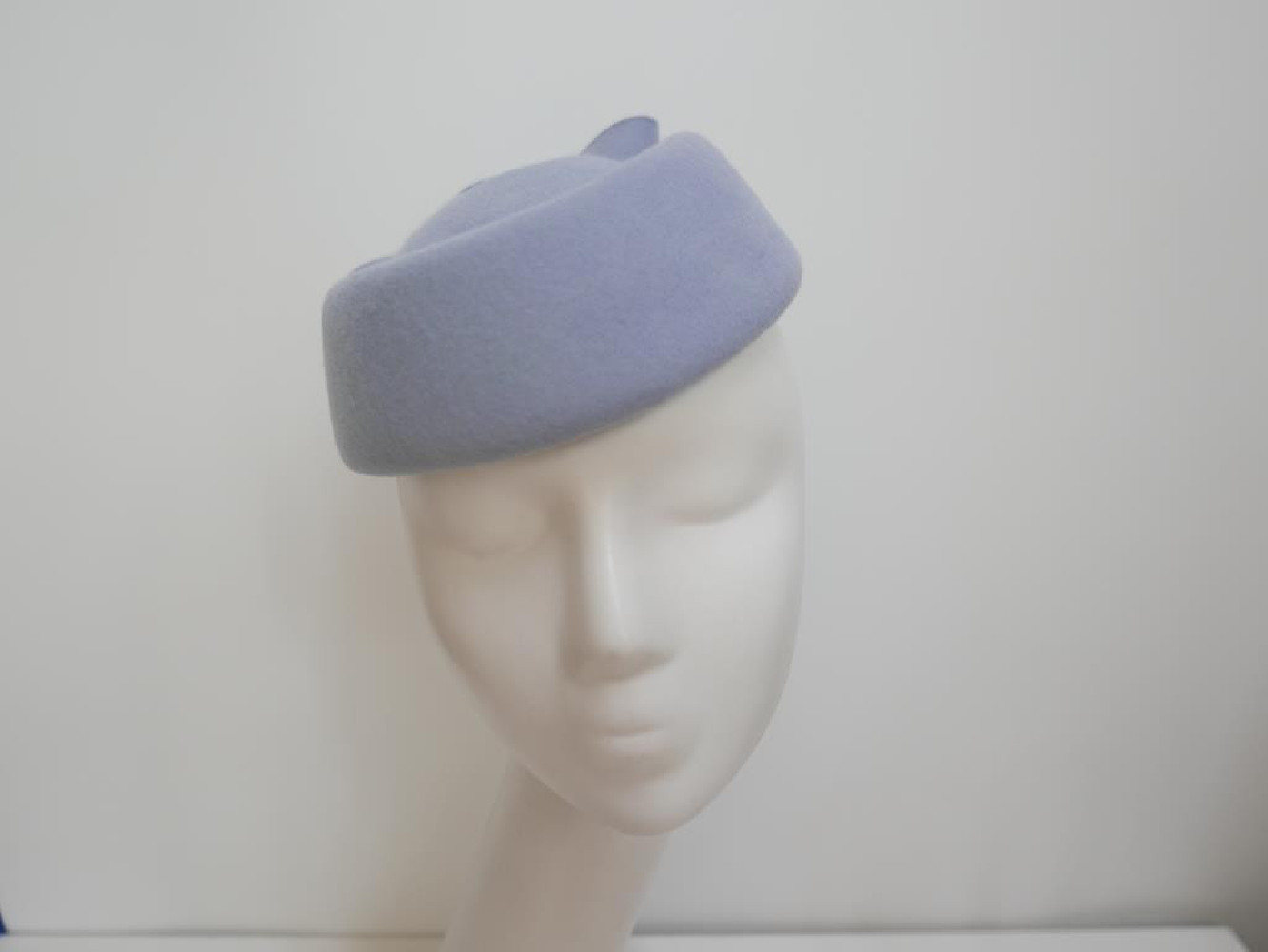 Tatiana błękitny toczek filcowy