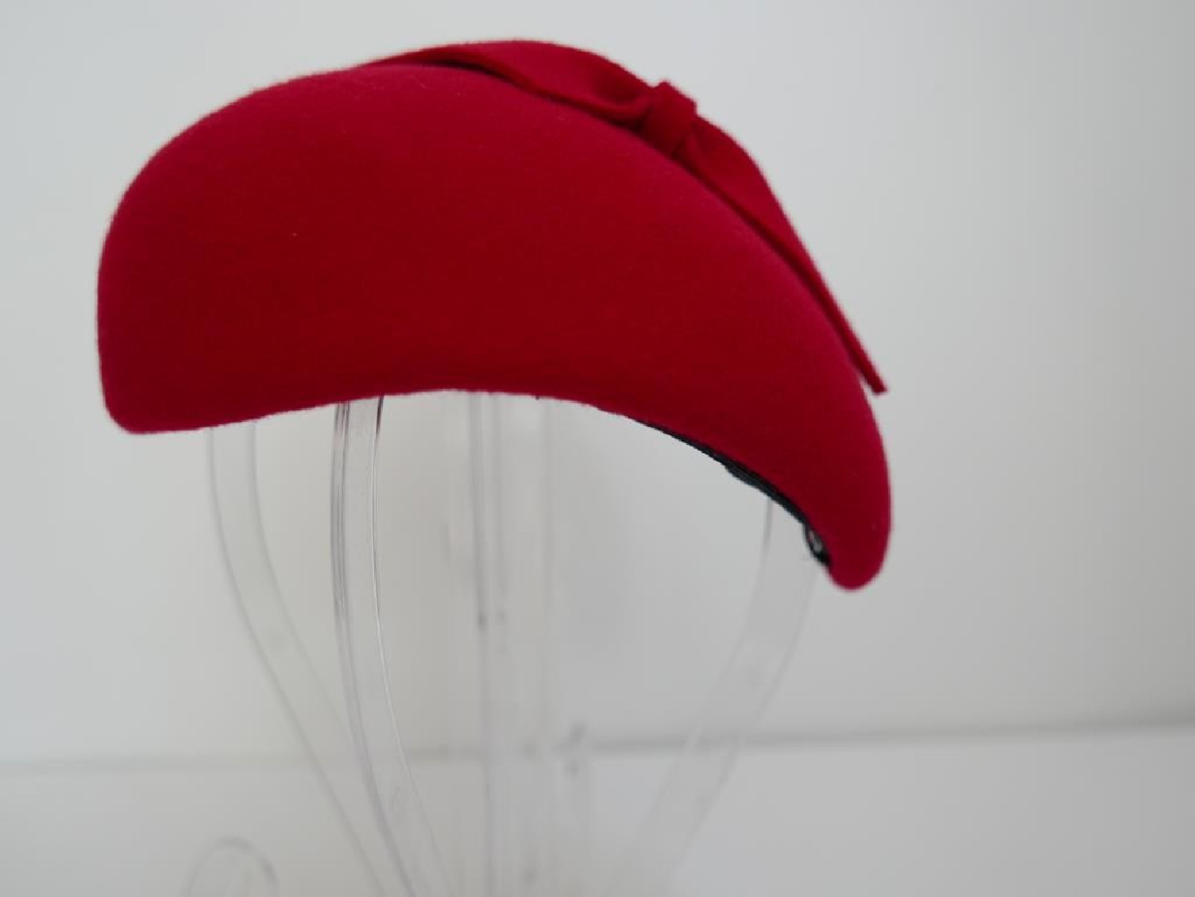 Ivanka 1 czerwony midi toczek filcowy