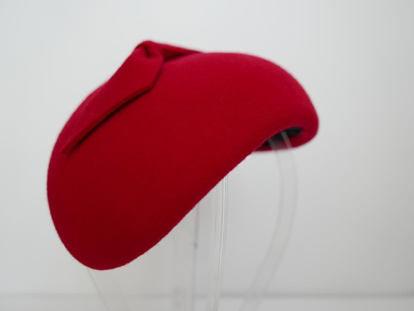 Ivanka 1 czerwony midi toczek filcowy