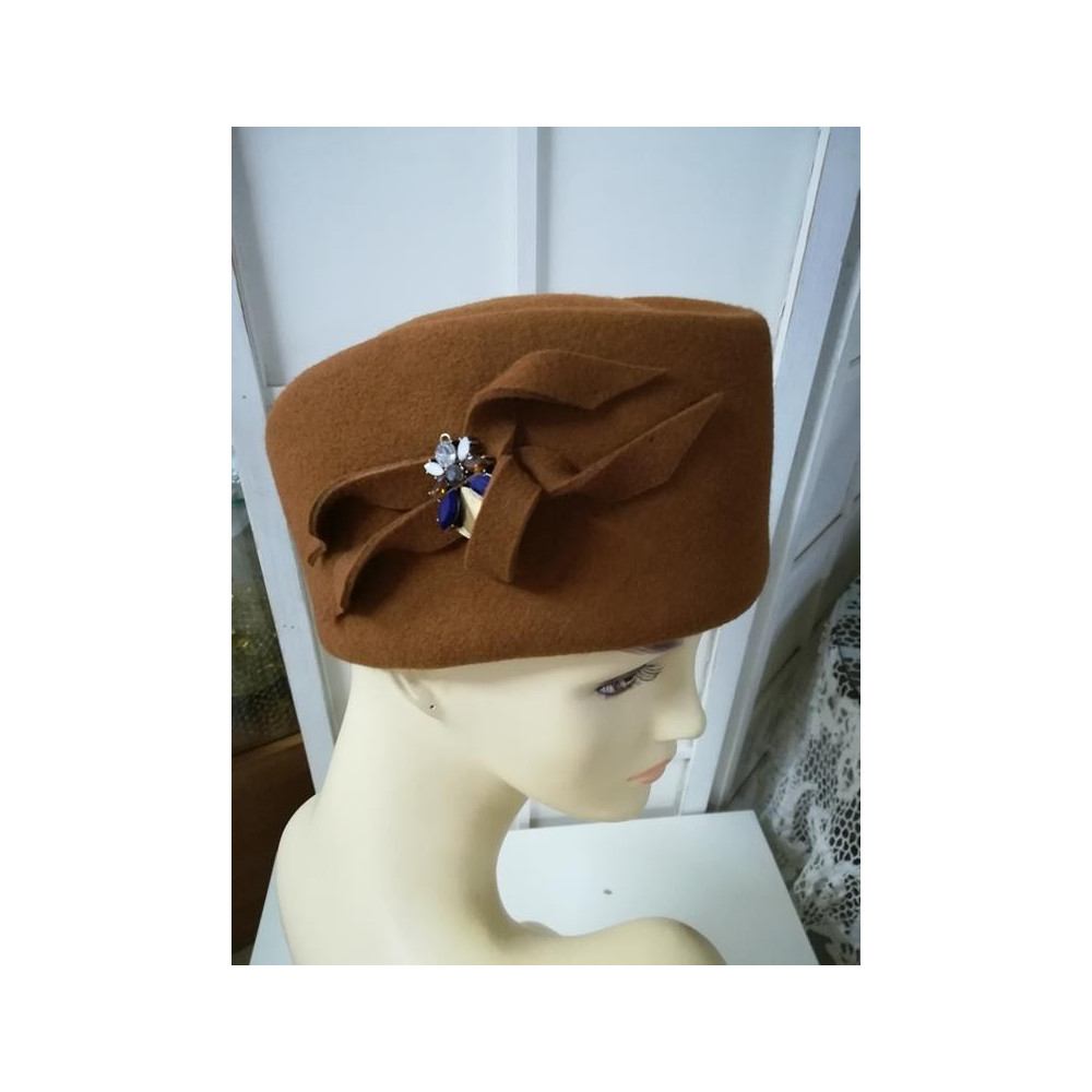 Furażerka karmelowa  czapka z filcu wełnianego 53-56 cm