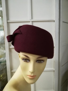 Donna -bordowa czapka furażerka 55-57 cm