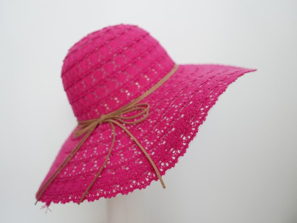 fuksja koronka kapelusz letni  do 58 cm
