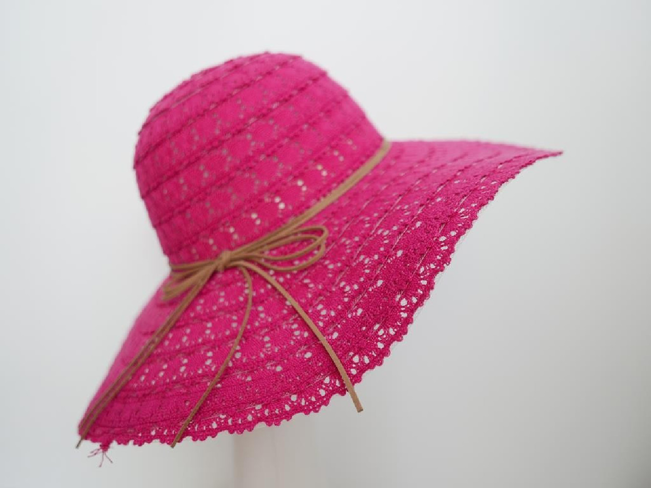 fuksja koronka kapelusz letni  do 58 cm